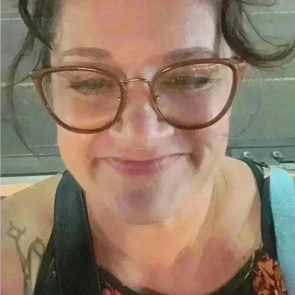 🌈MEET YOUR POSHER🌈